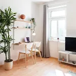 Stilvolles - Balkon, Netflix, Nespresso, Zentral, Messe Apartmán